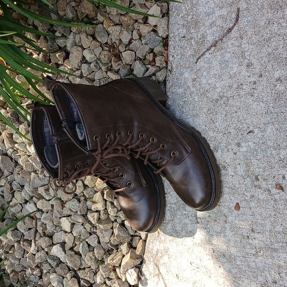 Madden Girl Women's Gamer Lace-Up Boot Size 9. EUC - Picture 10 of 12